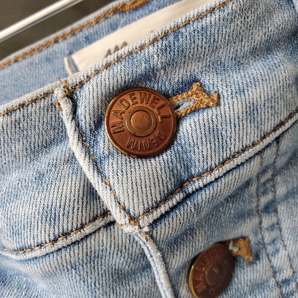 Madewell 11" High-Rise Roadtripper Jeans in Beckwith Wash: Button-Front Edition - Picture 11 of 15